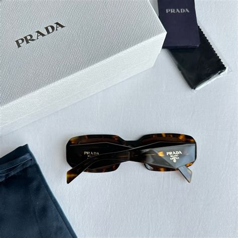 prada sunglasses ราคา